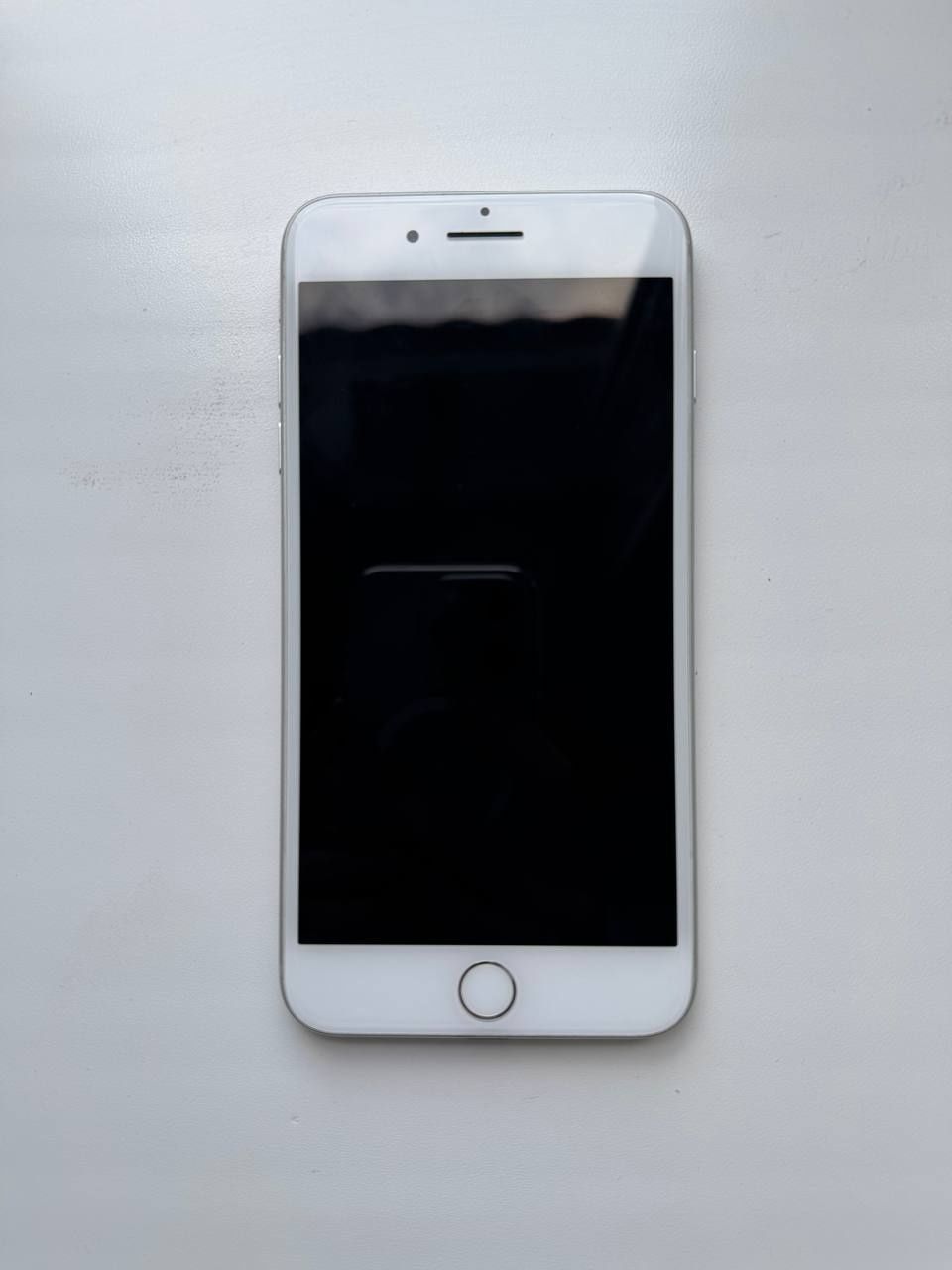 Продам телефон iPhone 7 Plus 128 GB Silver б/у