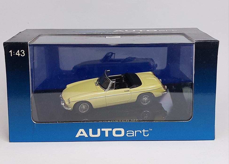 Модель 1:43 MGB Roadster MkII (AutoArt)