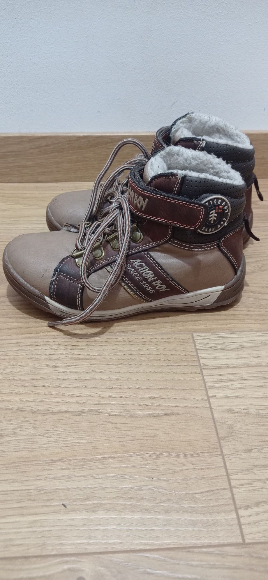 Buty jesienno - zimowe za kostkę na rzep i sznurowadła rozmiar 29