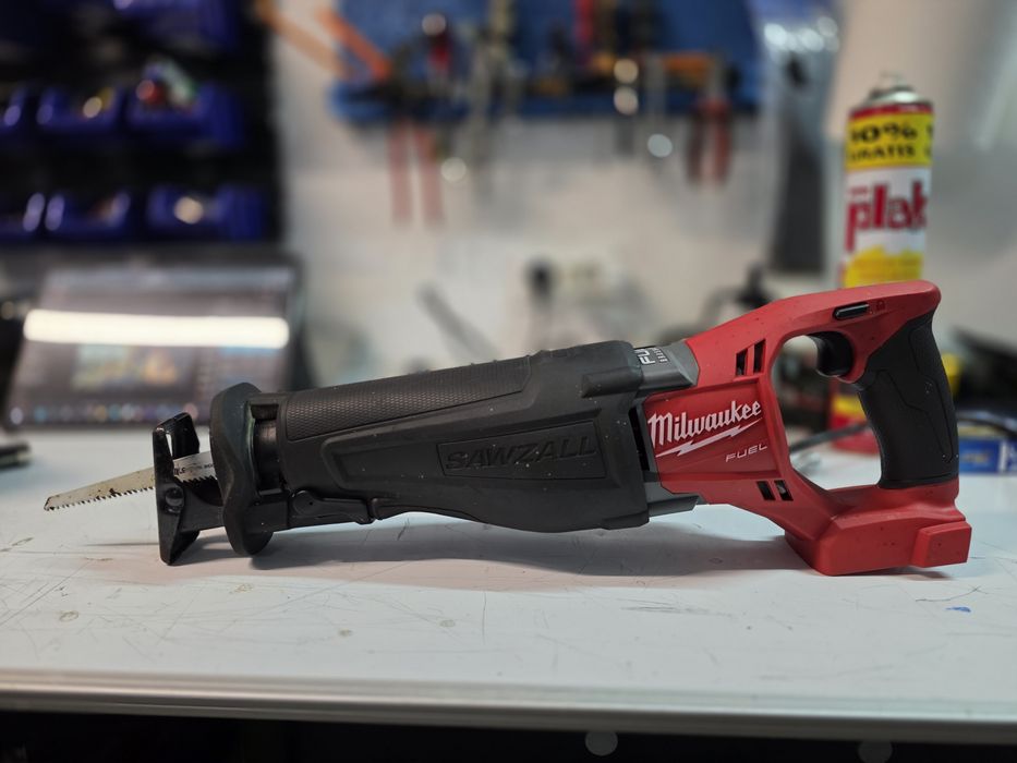 MILWAUKEE M18 CSX pila pilarka szablasta FUEL