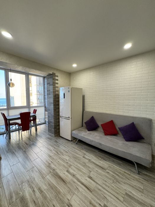 Здам 1 кімнатну квартиру в Жк Сімейний люкс з видом на Дніпро