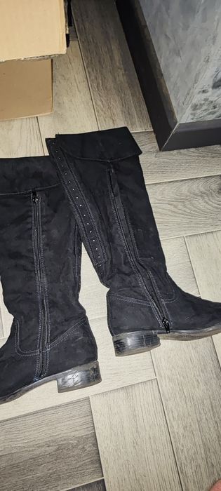 Віддам жіноче взуття 24 -24.5 см устілка