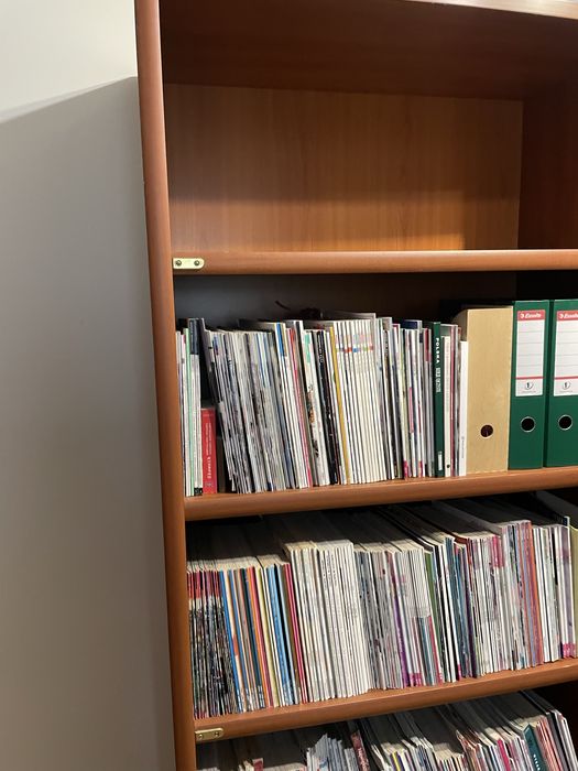 Regał VOX MAGELLAN drewniany wytrzymały z okuciami