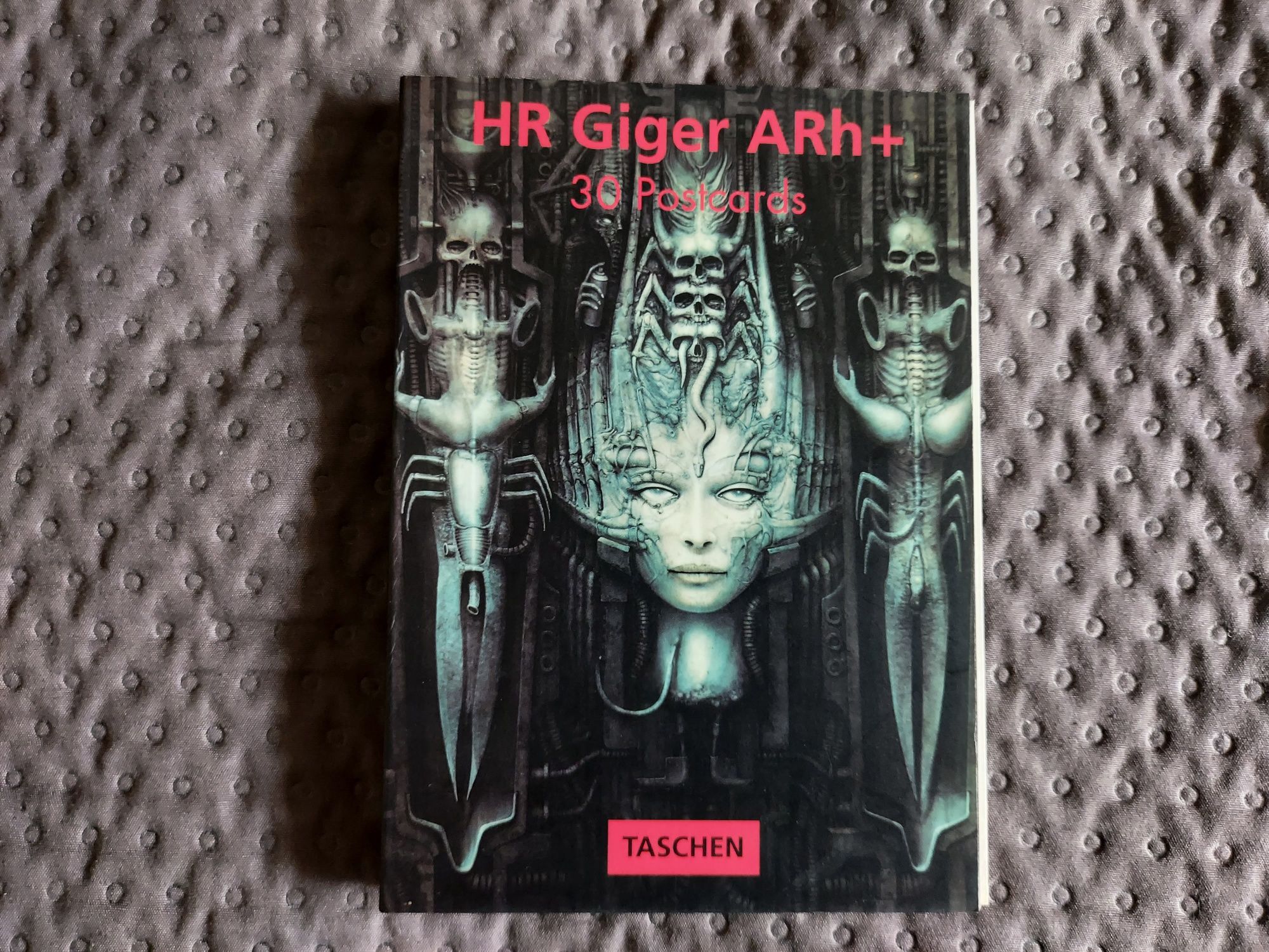 HR Giger ARh + 30 Postcards