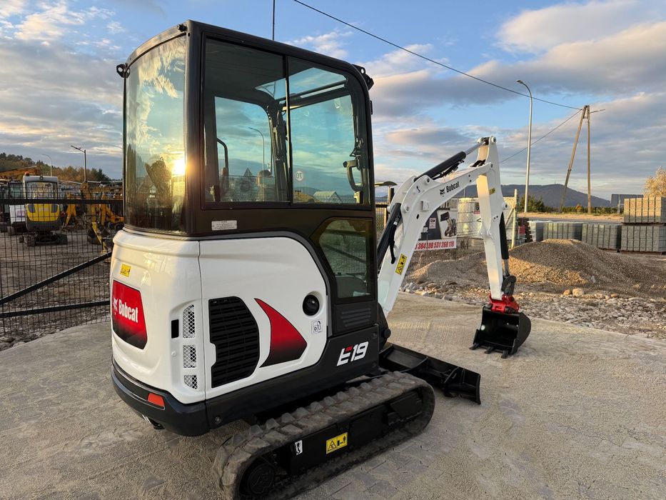 Bobcat E19  Minikoparka Bobcat e19 . Świetny stan. 18r Mini koparka