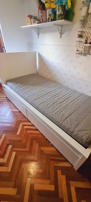 Vendo Cama solteiro com duas gavetas e colchão