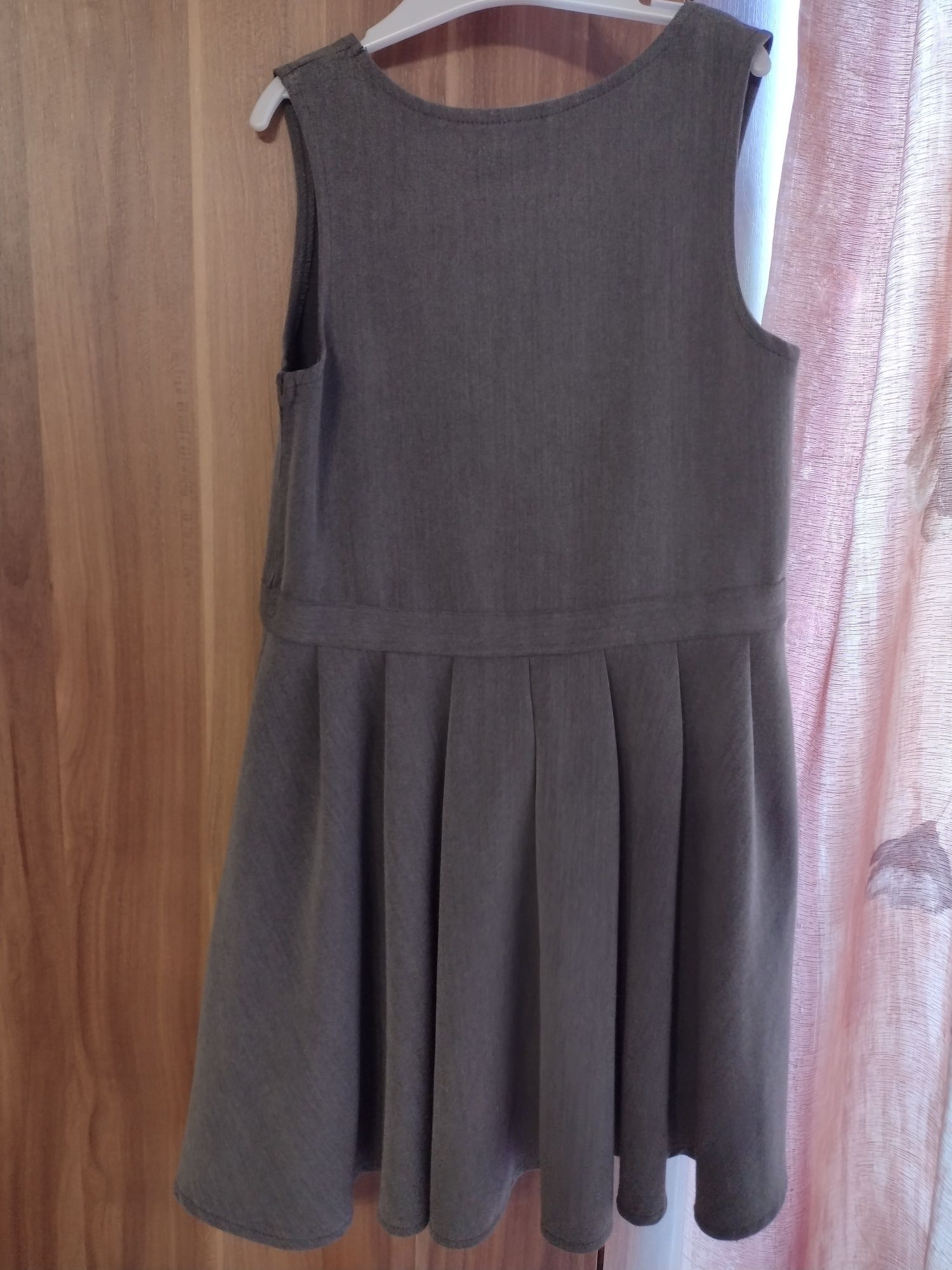 Sukienka elegancka na zakończenie roku szkolnego, George, rozm. 104-11