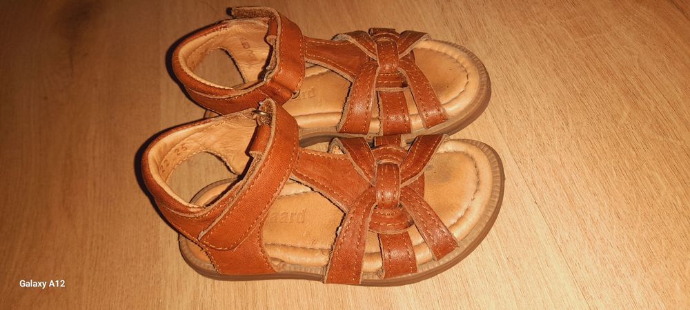 Buty letnie r.25 sandałki
