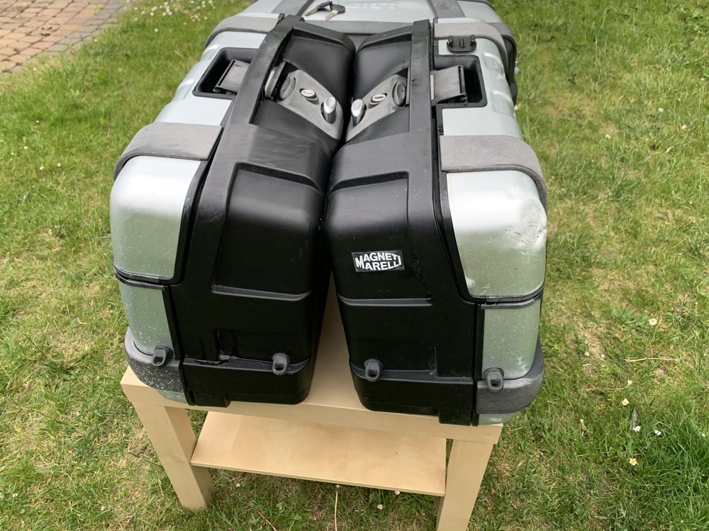 Komplet kufrów GIVI TRK monokey