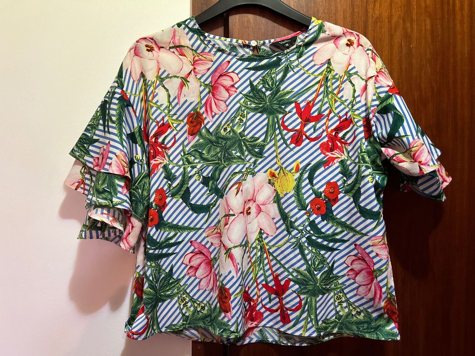 Blusa florida - como nova