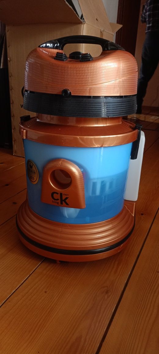 Odkurzacz piorący clean King