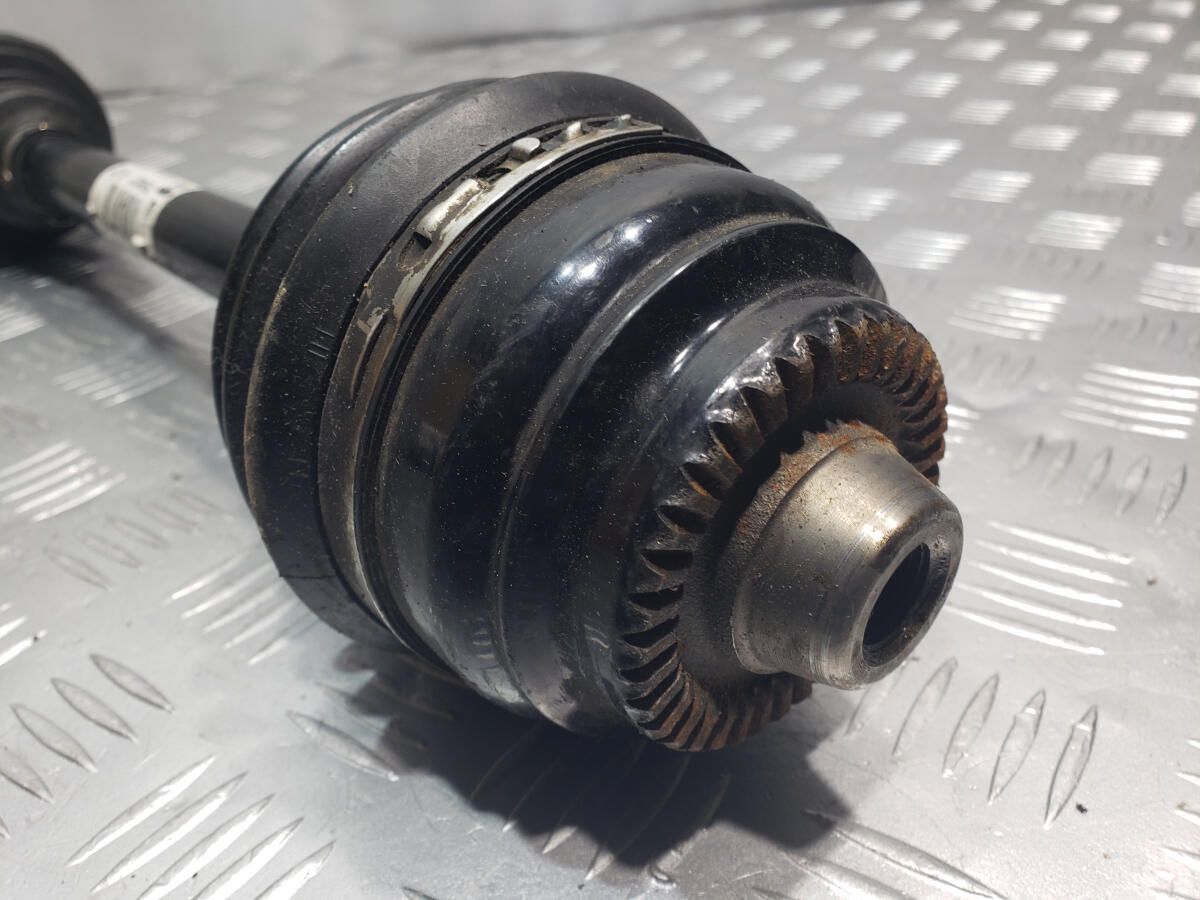 полуось передня левая BMW F25 F26 X3 X4 3.0D N57 258 л. разборка