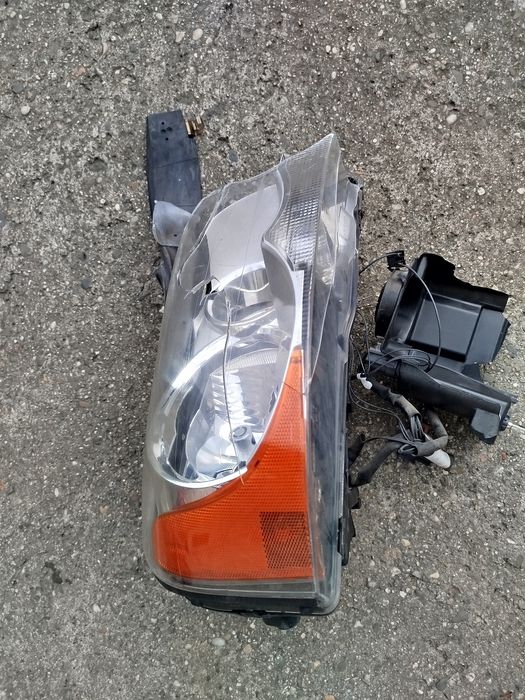 Volvo XC90 Lampa Reflektor Xenon Prawa
