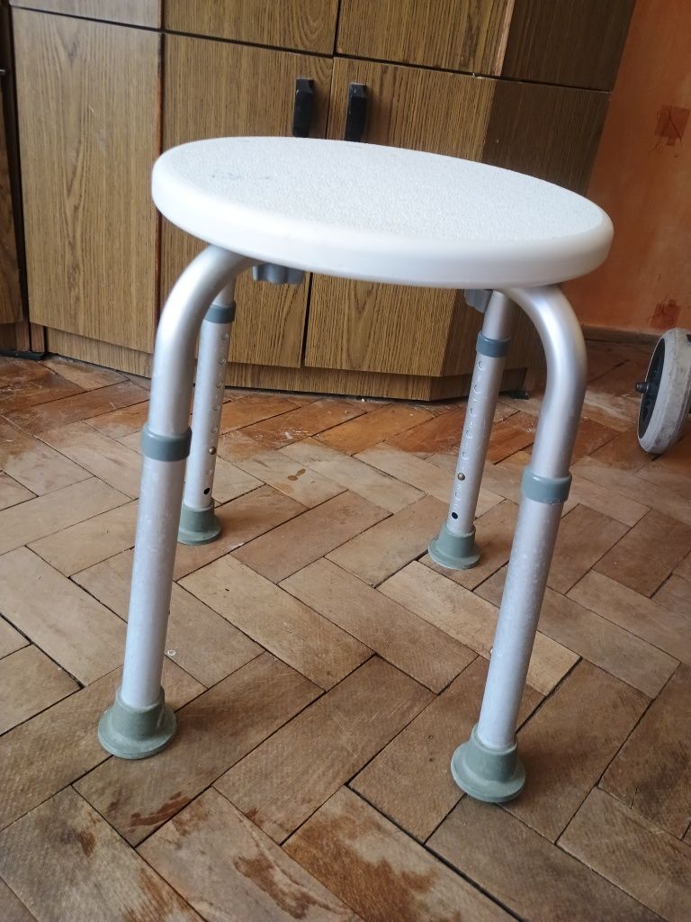 Balkonik, wózek inwalidzki trzykołowy +Gratis stołek pod prysznic