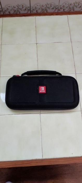 Nintendo Switch OLED branca + jogos