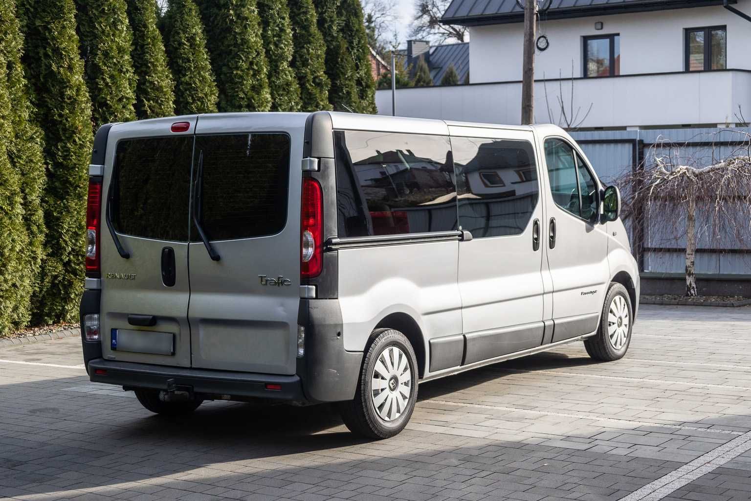 Renault Trafic 9 oso