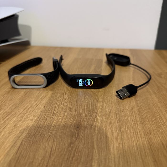 Mi band 4 + 2 paski