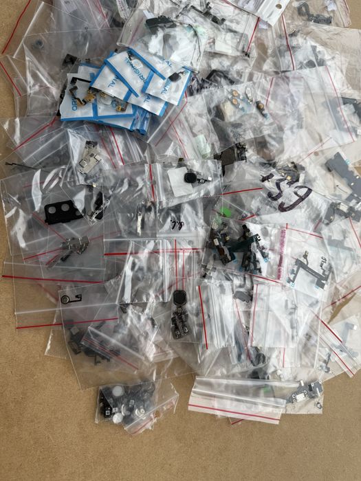 Лот запчастини для iphone 6/7/8/X