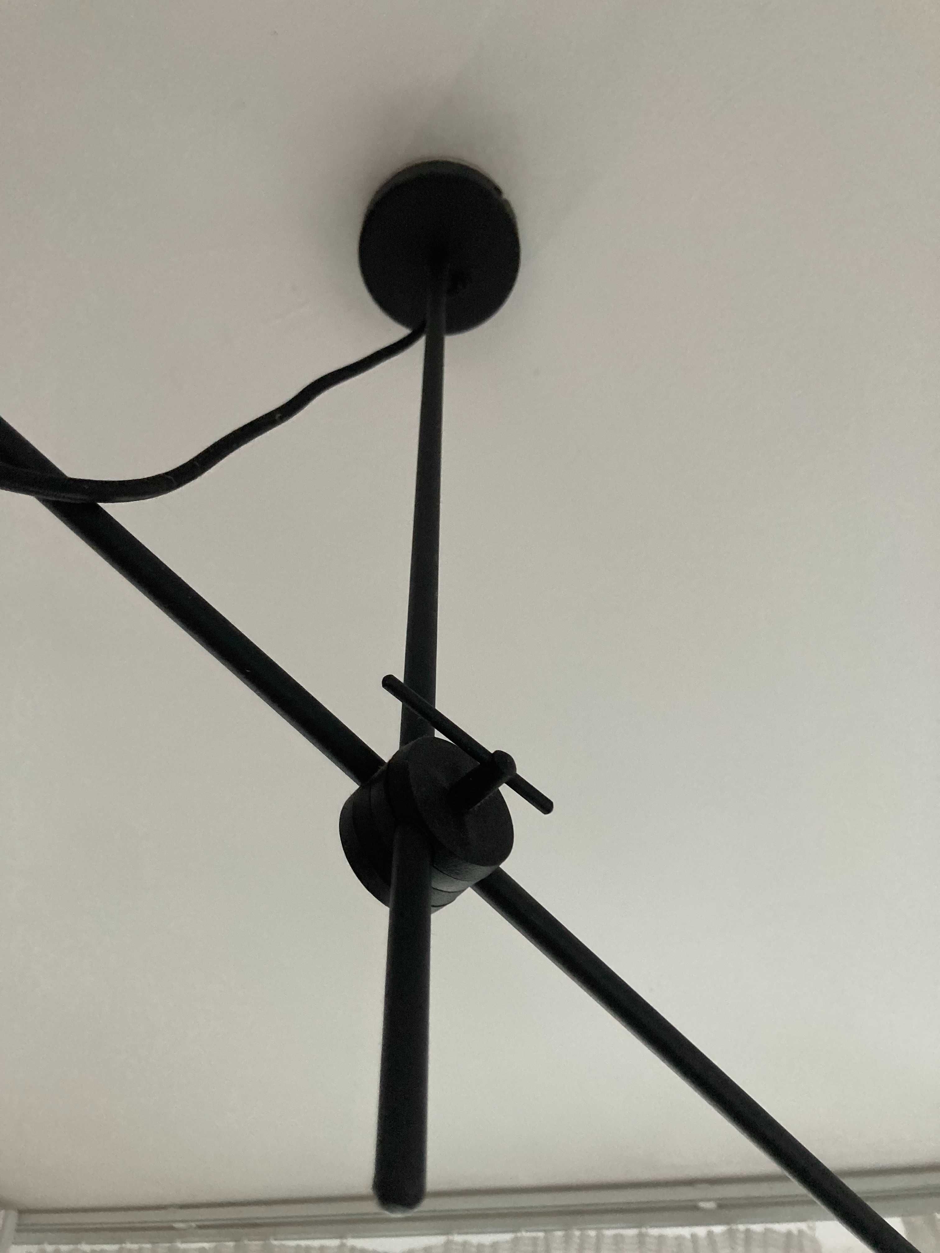 Stylowa lampa sufitowa wisząca z brązowym kloszem