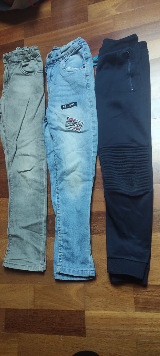 Mega paka spodni chłopięcych 128 cm czerwone jeans
