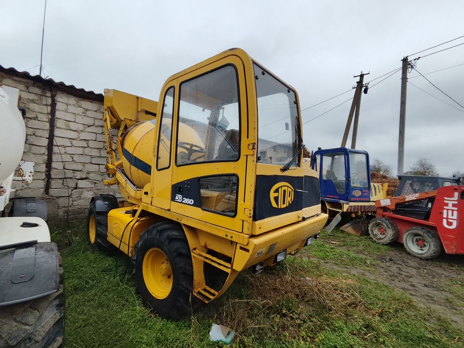 Самохідних повнопривідний бетонозмішувач FIORI DB260 SL