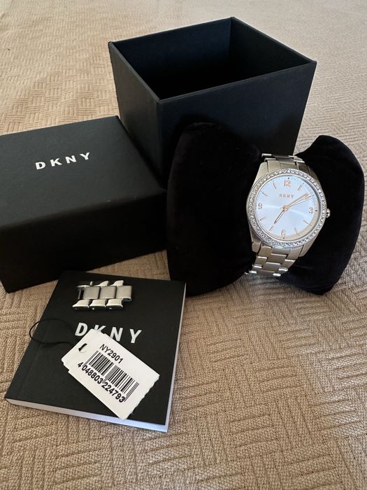 Жіночи часи DKNY (оригінал)
