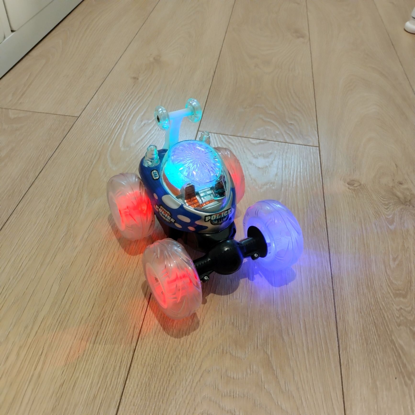 Samochód zdalnie sterowany Hamleys Stunt Car 360