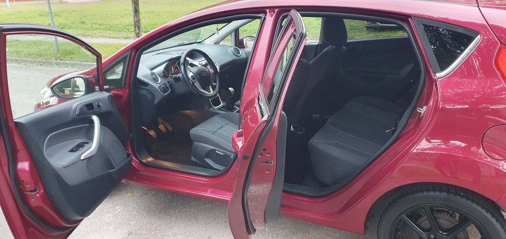 Fiesta/1.25/Titanium/1.25/82KM/KeylessGo/Klima/Wymieniony Rozrząd/Alu/