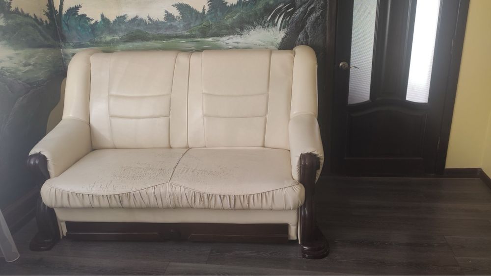 Диван ліжко розкладний шкіряний