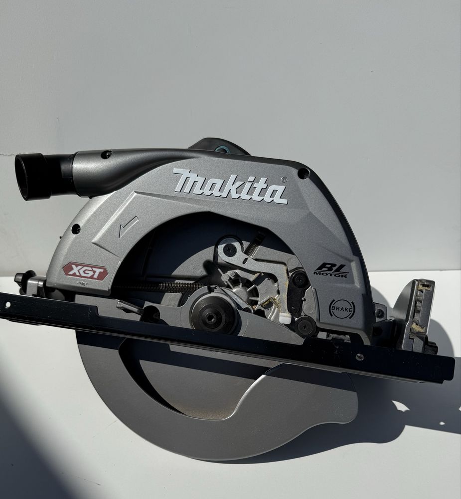 Дискова пила makita HS011GZ