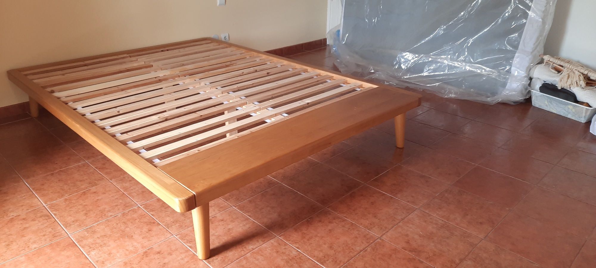 Cama NOVA c/colchão Novo