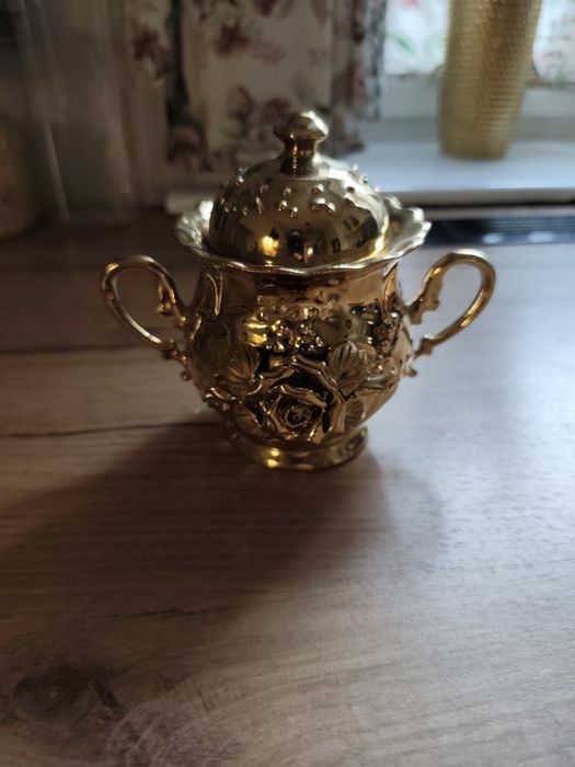 Złoty serwis kawowy