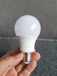 Żarówka LED IKEA 3.4W 470 lumenów gwint E27