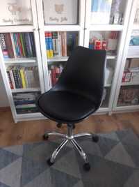 nowy fotel do biurka, krzesło obrotowe