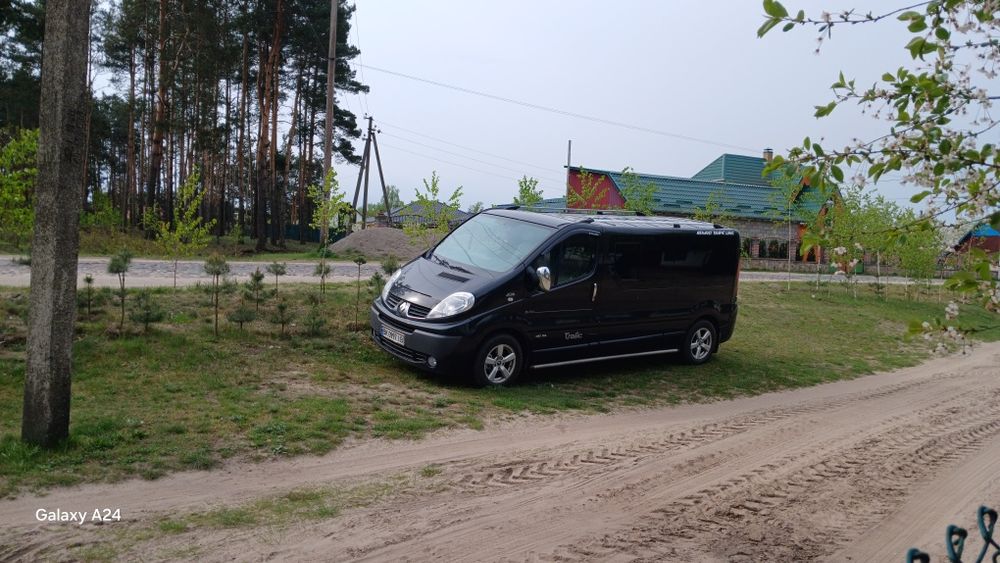 Рено  трафік  довга база