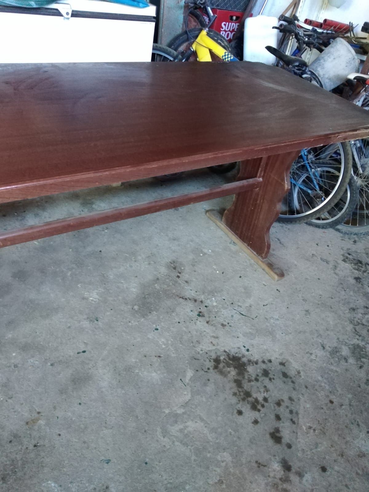 Vende se mesa de madeira