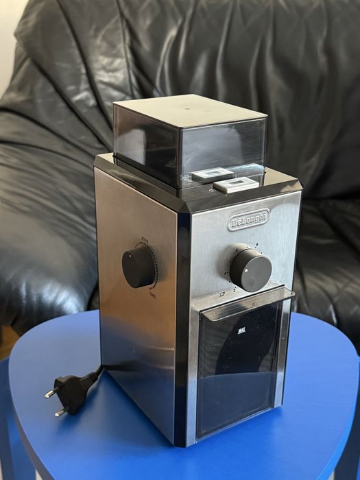 Młynek do kawy Delonghi KG89