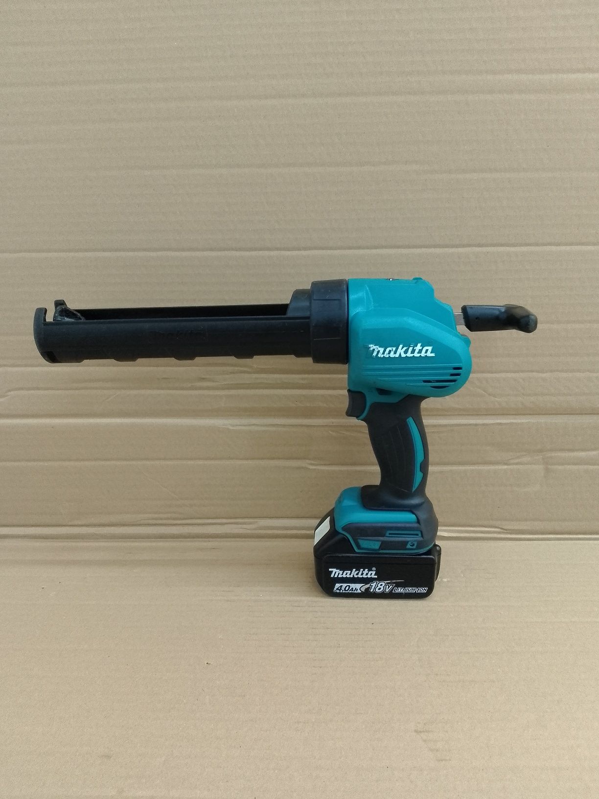 Makita DCG180 Silikoniarka Wyciskacz Akumula Silikon Klej 4.0Ah 2022.9