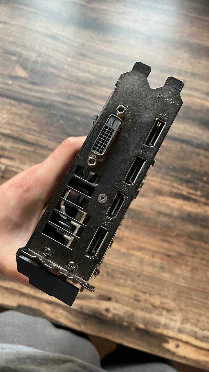 Відеокарта Sapphire R9 390 8 gb AMD
