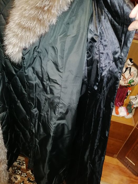 Зимове тепле пальто оздоблене хутром