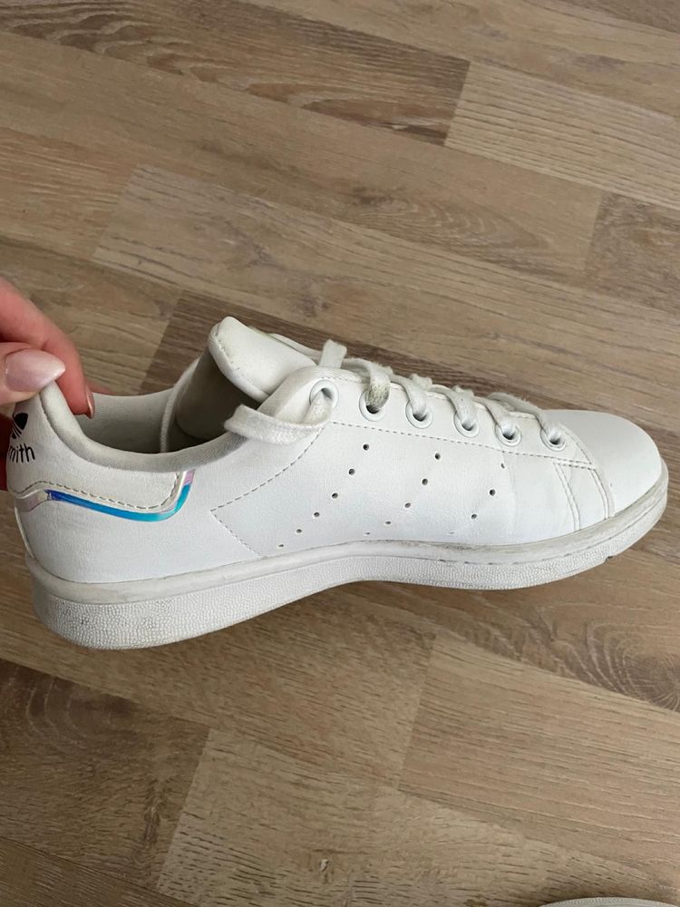 Stan Smith brancos como novos