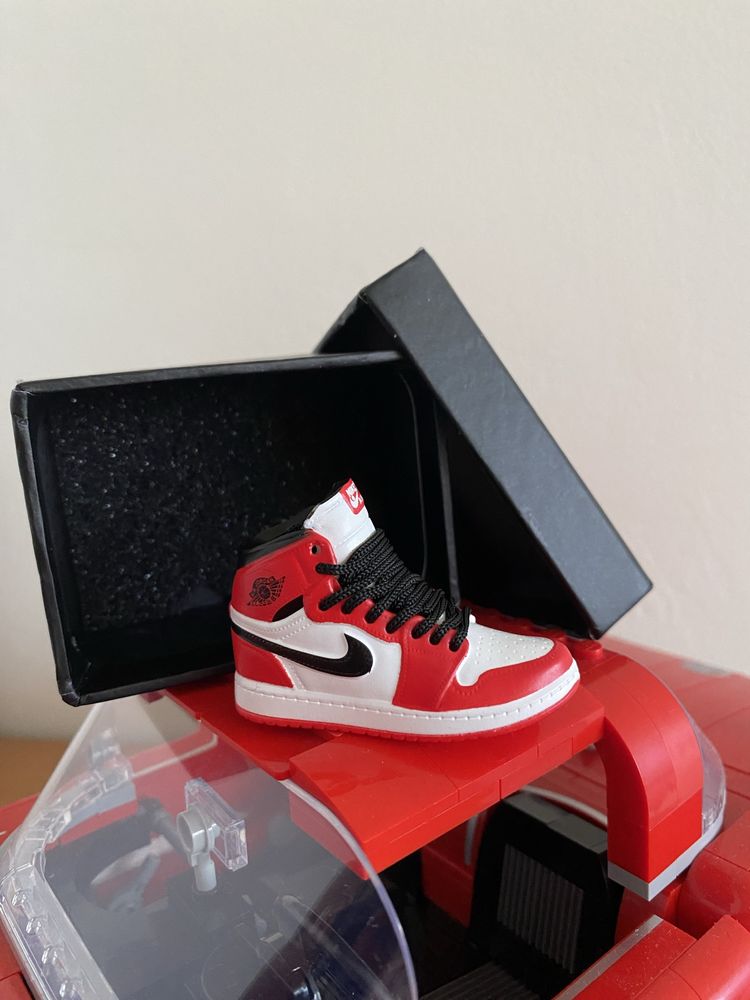 Brelok Miniatura 3D Nike Jordan 1 Chicago + pudełko