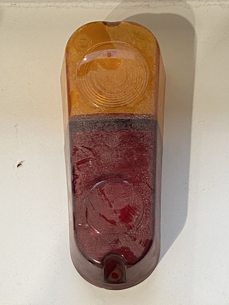 Lampa klosz tył syrena
