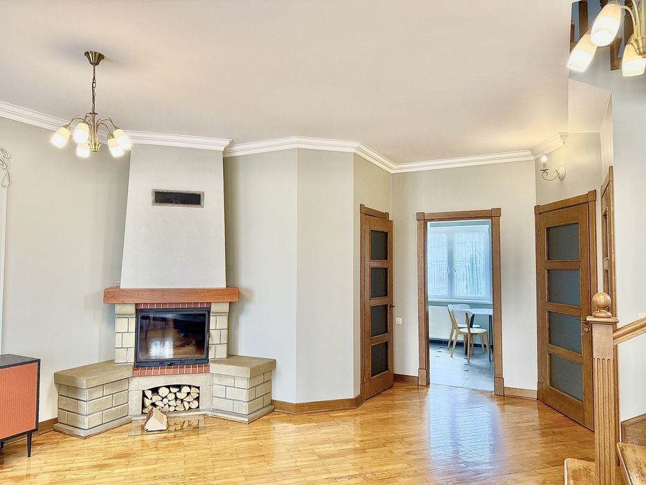 Шикарний котедж з каміном 3/х кім в Кутківцях