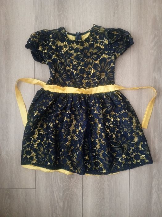 Сукня на дівчинку