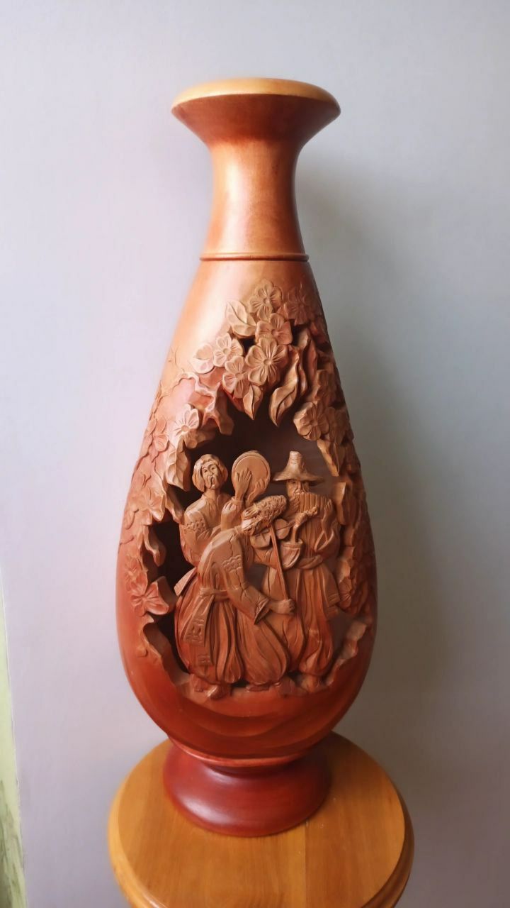 Дерявянно декоративная резная ваза ручной работы "Веселі музики"