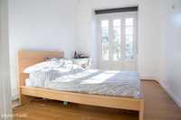 663061 - Quarto com cama de casal, com varanda, em apartamento com...