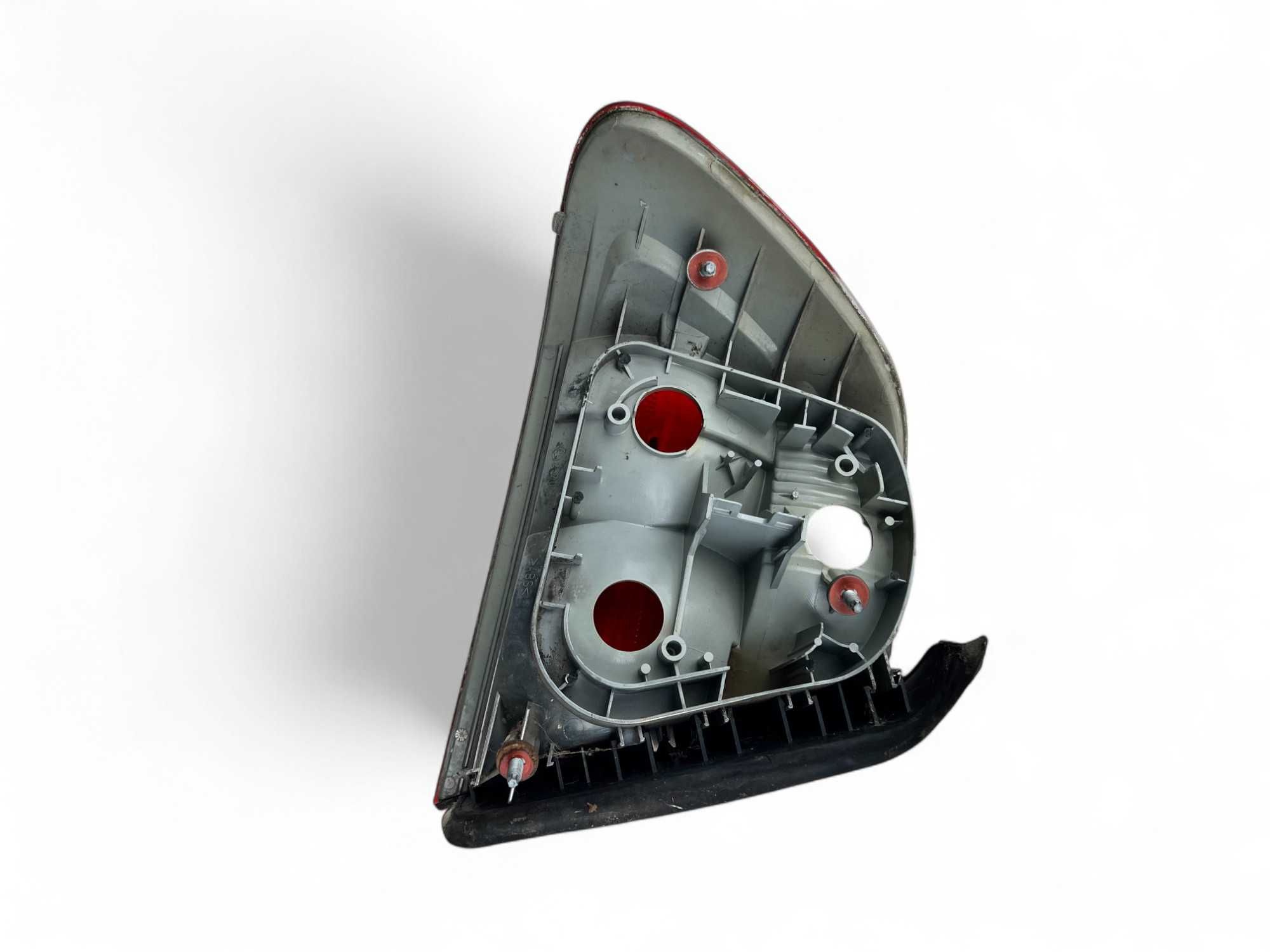 Lampa prawy tyl tylna prawa BMW E46 COUPE Mpakiet bialy kierunek