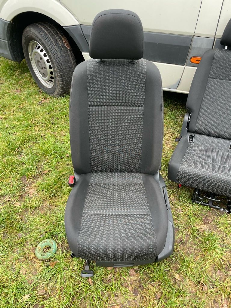Komplet foteli VW caddy 4 15-20 Grzane boczki