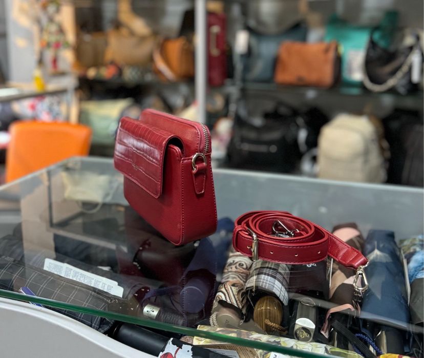 Женская сумочка кросс- боди David Jones